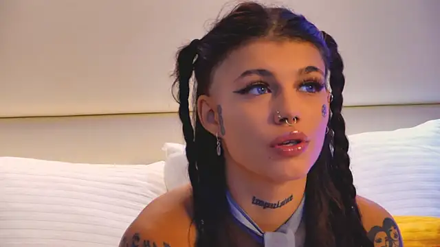 YasminnStorm online show from May 3, 4:38 am