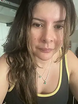 DivvaOficiall1 online show from April 4, 4:06 pm