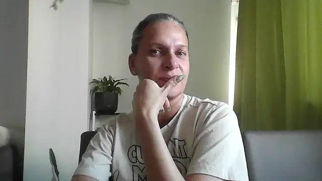 SweetLilTrouble online show from June 15, 3:45 pm