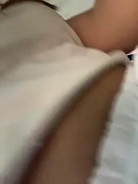 Hini cute online show from April 5, 10:47 am