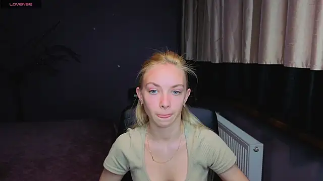 SonnySofia online show from May 8, 5:49 pm