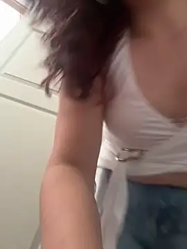 DirtyMerida online show from May 9, 4:42 pm