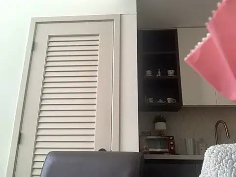 VixenBlade online show from May 22, 2:09 am