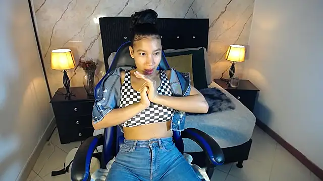 hasley cute online show from May 6, 7:40 pm