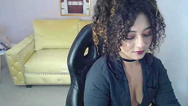 Brittany ch online show from May 16, 8:30 pm