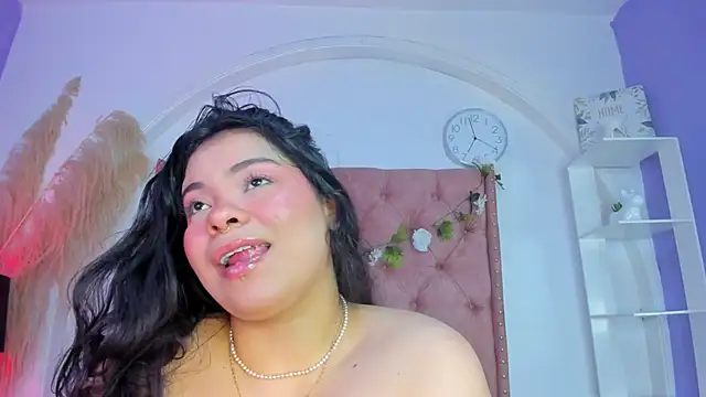 ROSELEI  online show from May 16, 12:59 pm