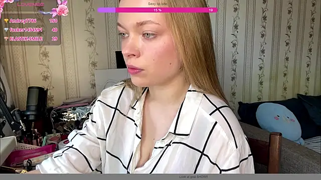 Fanfofan1 online show from May 21, 8:56 am