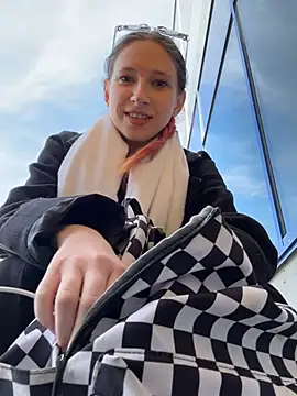 michelle lovique online show from April 12, 8:06 am