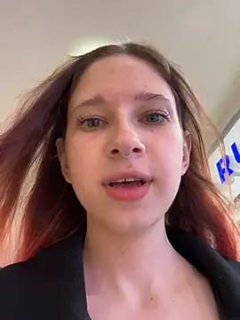 michelle lovique online show from May 28, 7:50 am