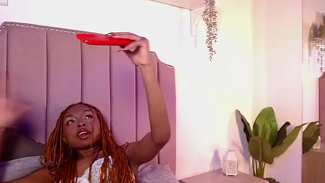 Midnigth bluee online show from April 15, 4:02 am