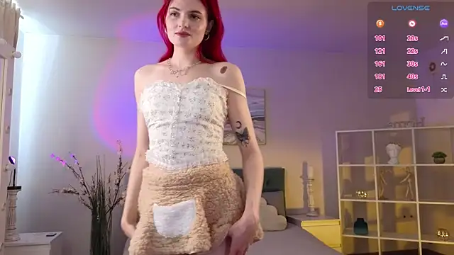 kittylunaa online show from April 29, 3:21 am