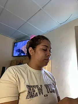  BellaSmith  online show from June 26, 4:30 pm