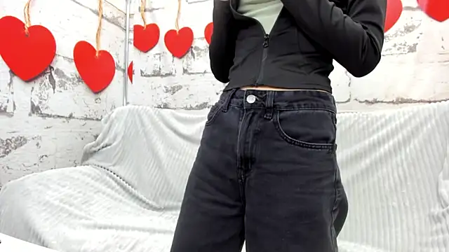 hii elle online show from April 19, 8:25 am