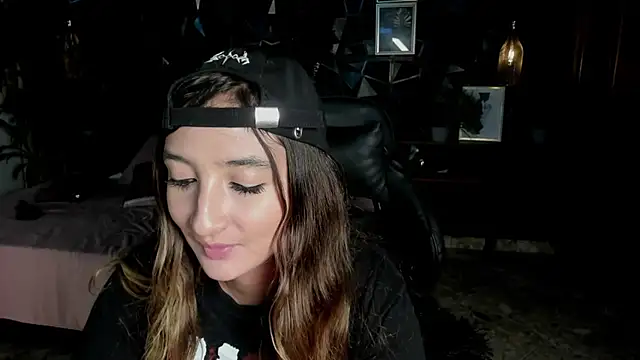 Alucarda666 online show from May 29, 4:43 am