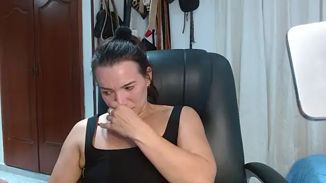 valery fitt online show from April 19, 12:32 am