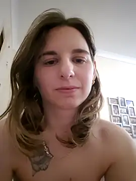 jade Montoe online show from April 16, 9:39 pm