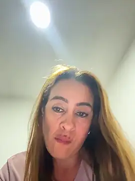 Natigoonzalez online show from May 2, 2:15 am