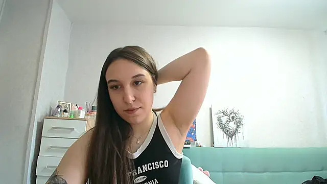 RiannaBrown online show from May 7, 3:55 am