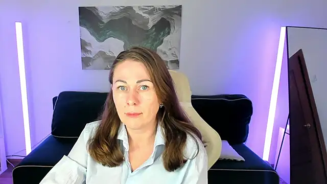 NinnaBrewer online show from April 21, 3:02 am