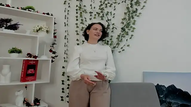 GraceFoderaro online show from April 9, 5:32 am