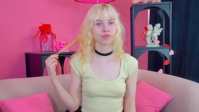 HannahHollis online show from May 23, 6:45 am