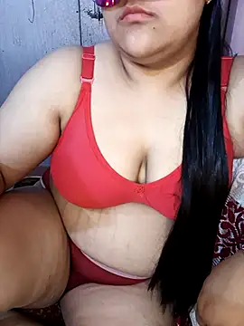 FATTY GIRLl online show from April 12, 5:27 pm