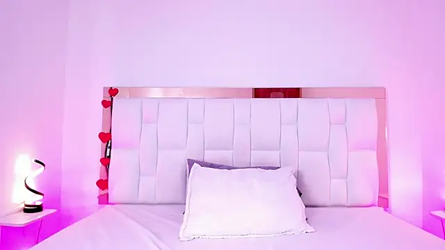 Madeline curvy online show from April 11, 7:06 pm