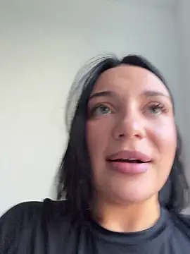 LucyHotty  online show from April 18, 10:07 am