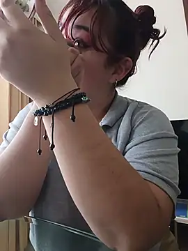 AliceScoot  online show from June 24, 6:29 pm