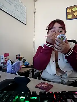 AliceScoot  online show from April 28, 5:17 pm