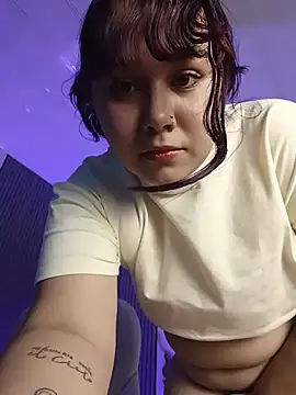 AliceScoot  online show from July 31, 9:16 pm
