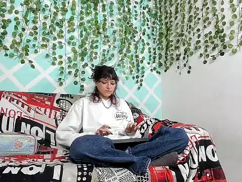 Selene 333 hot online show from April 16, 7:02 pm