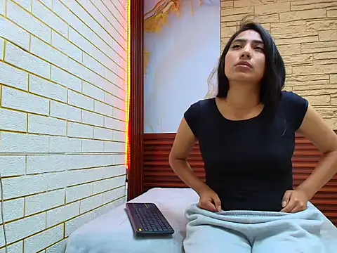 mellaniemonroe303av online show from April 10, 9:43 pm