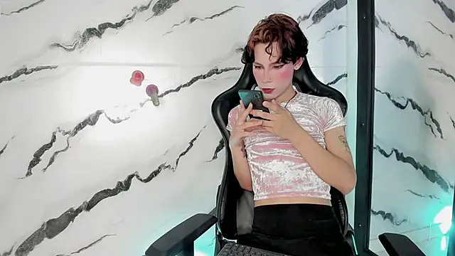 isabellarouse01 online show from April 18, 11:59 pm