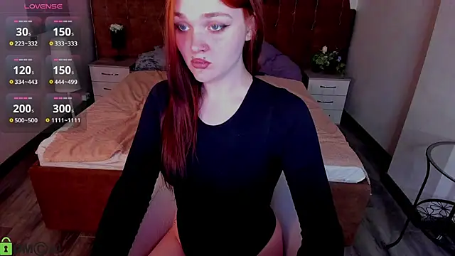 Emilly Hiil online show from June 19, 12:59 am