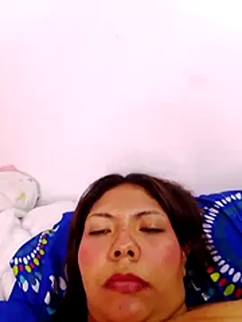 Izel  online show from April 17, 10:12 pm