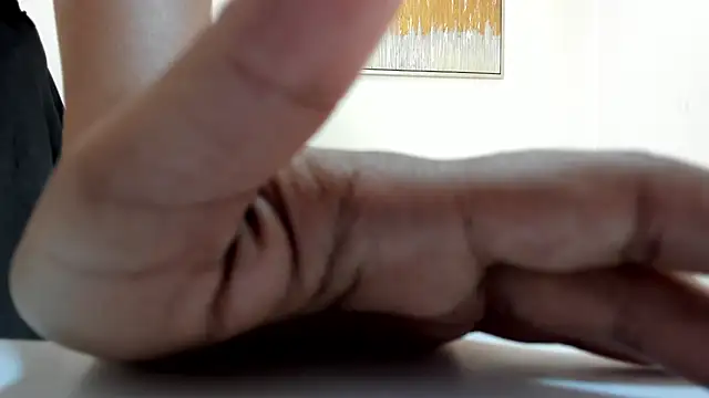 Mindy Claker online show from April 16, 8:30 pm