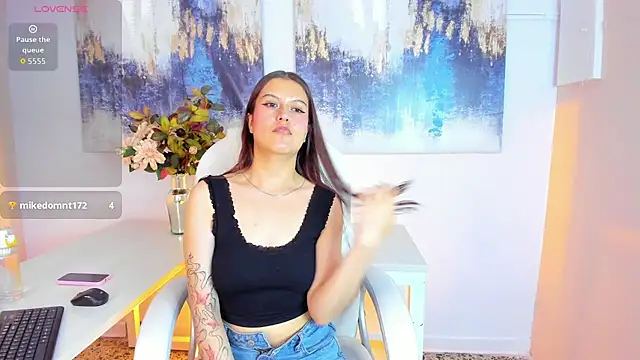 madydoll  online show from July 11, 9:15 pm