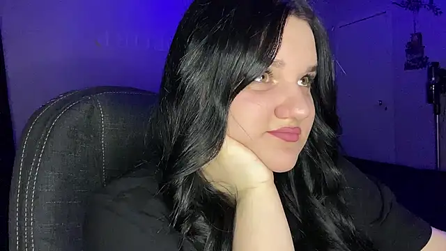 Penny Perry online show from April 18, 6:43 pm