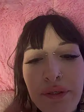 virusDoll online show from May 31, 6:09 pm