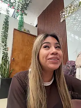 Kimmiebellarie online show from July 1, 1:21 pm
