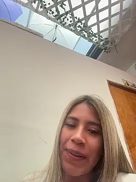 Kimmiebellarie online show from April 22, 1:52 pm