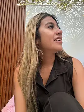 Kimmiebellarie online show from July 6, 3:03 pm