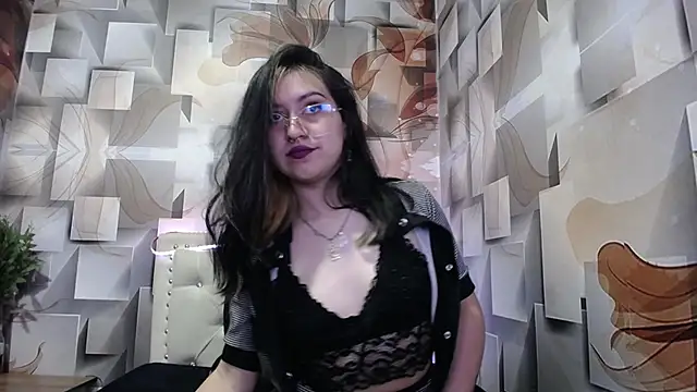 star  pink online show from April 11, 3:05 pm