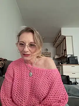 Blond lady czech online show from April 16, 3:23 pm