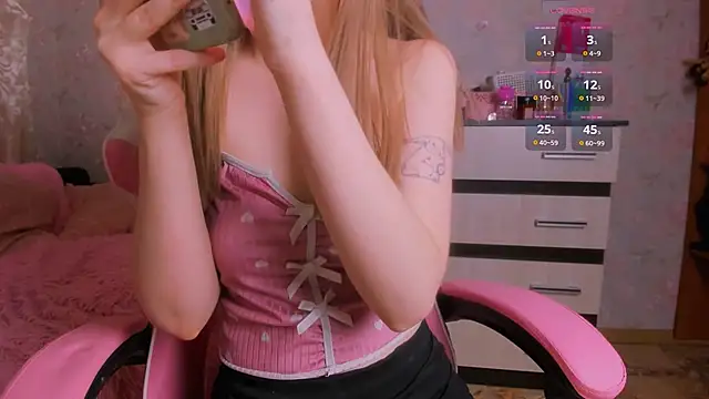 margotandyou online show from April 18, 2:14 am