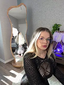 KimEvanss online show from April 27, 2:14 pm