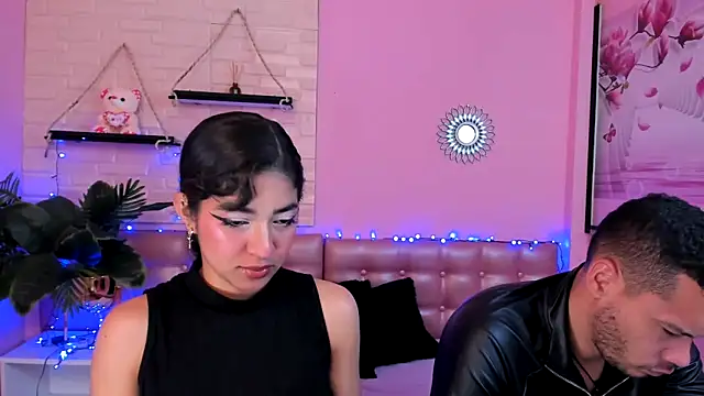 Aronandmoli69 online show from May 4, 12:31 pm