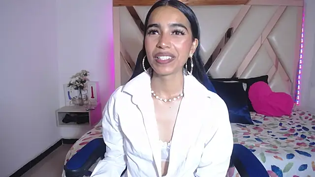 Miaa ferrari1 online show from April 25, 1:14 pm