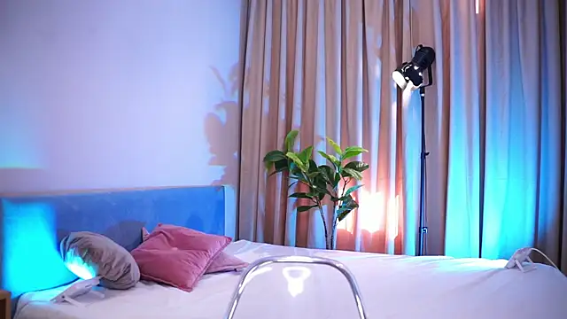 AzureMimi online show from April 17, 2:19 pm